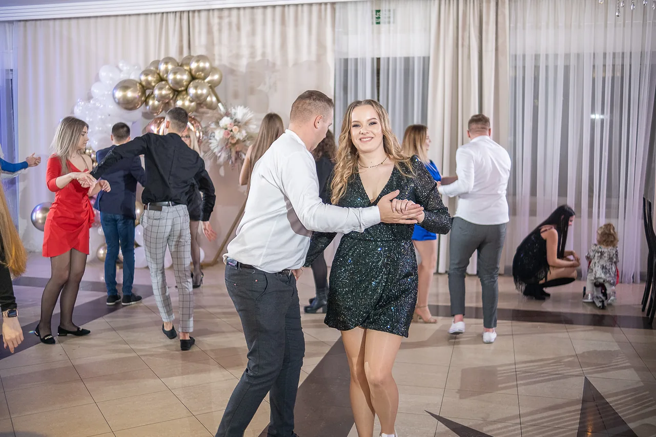 Reportaż z 18. urodzin — fotograf Tobiasz Kaczmarczyk, Żuromin, zdjęcie 4