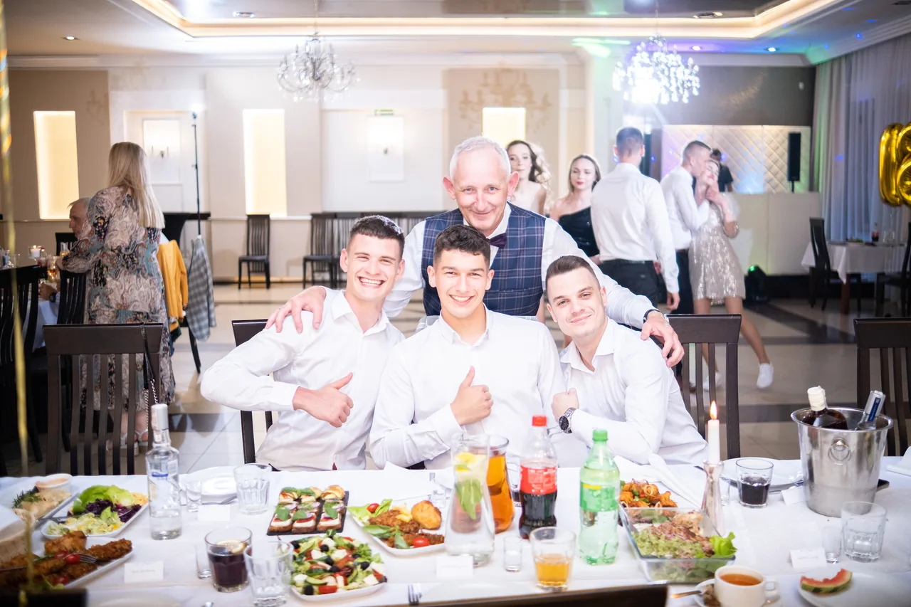 Reportaż z 18. urodzin — fotograf Tobiasz Kaczmarczyk, Żuromin, zdjęcie 12