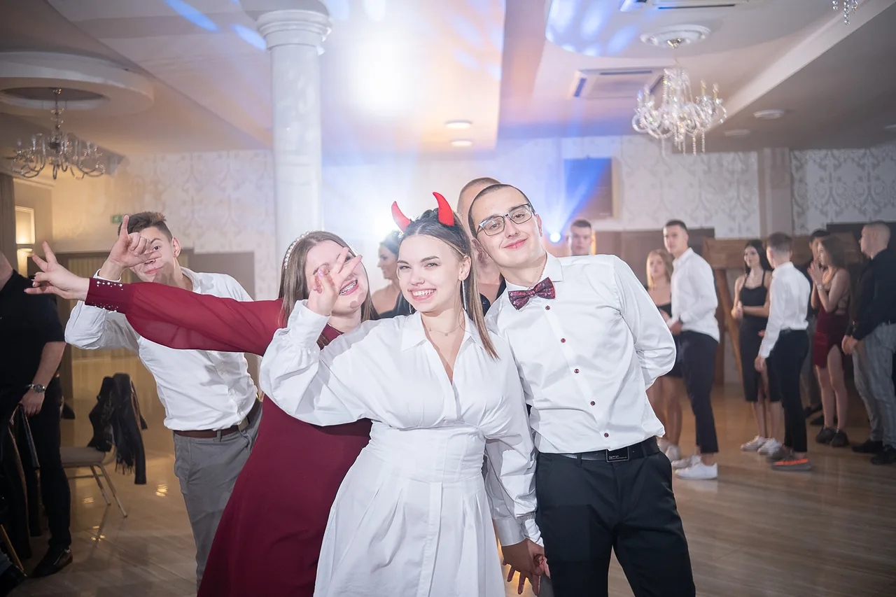 Reportaż z 18. urodzin — fotograf Tobiasz Kaczmarczyk, Żuromin, zdjęcie 24
