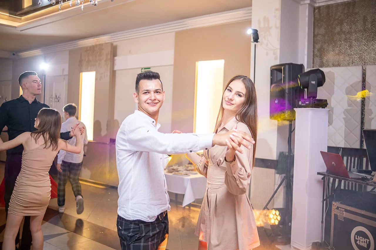 Reportaż z 18. urodzin — fotograf Tobiasz Kaczmarczyk, Żuromin, zdjęcie 30