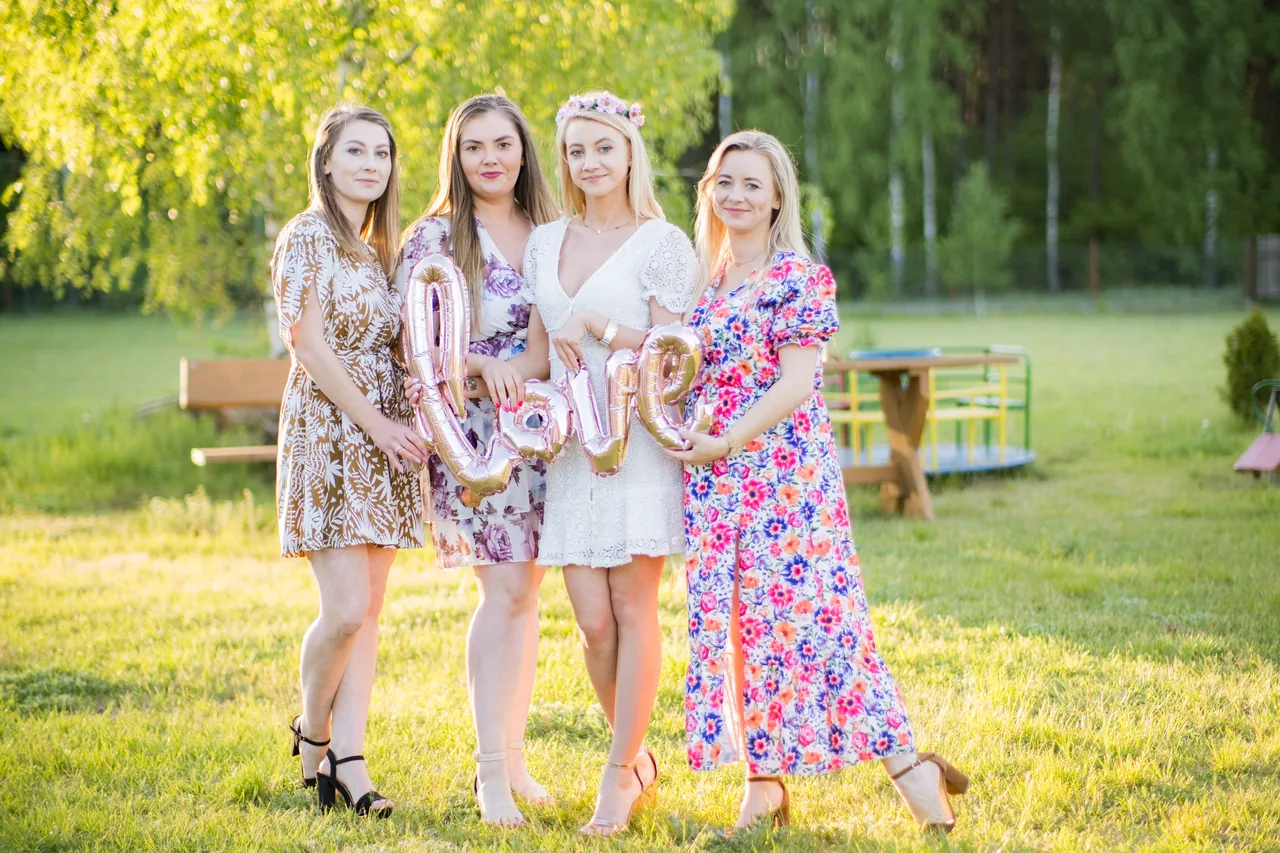 Sesja z wieczoru panieńskiego — fotograf Tobiasz Kaczmarczyk, Żuromin, zdjęcie 7