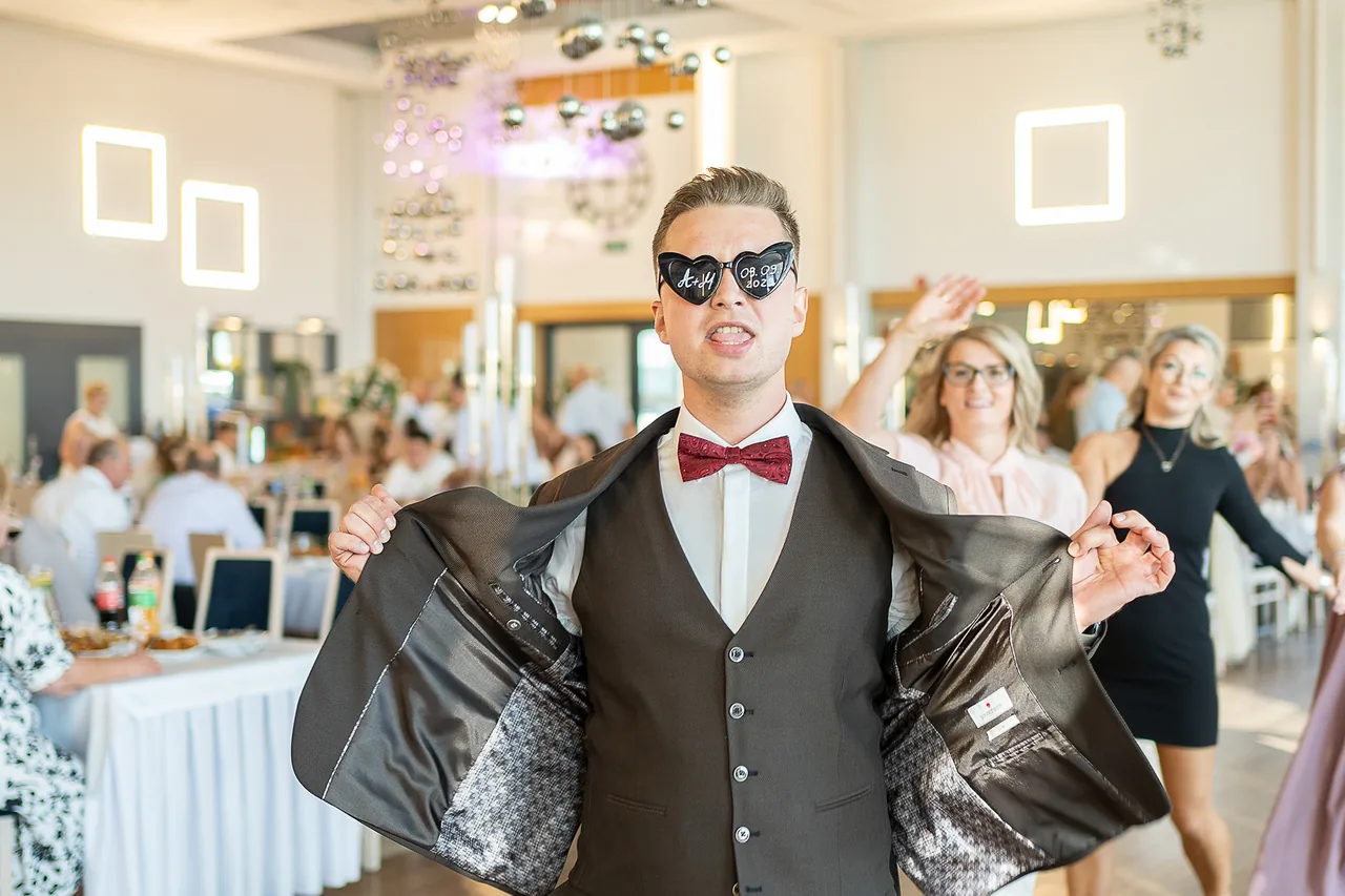 Reportaż ślubny, wybrane kadry — fotograf Tobiasz Kaczmarczyk, Żuromin, zdjęcie 6