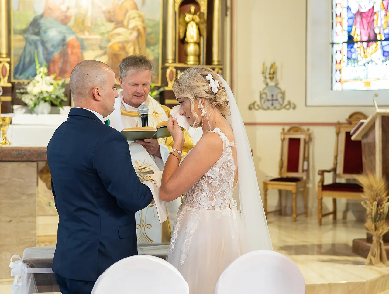 Reportaż ślubny, wybrane kadry — fotograf Tobiasz Kaczmarczyk, Żuromin, zdjęcie 12