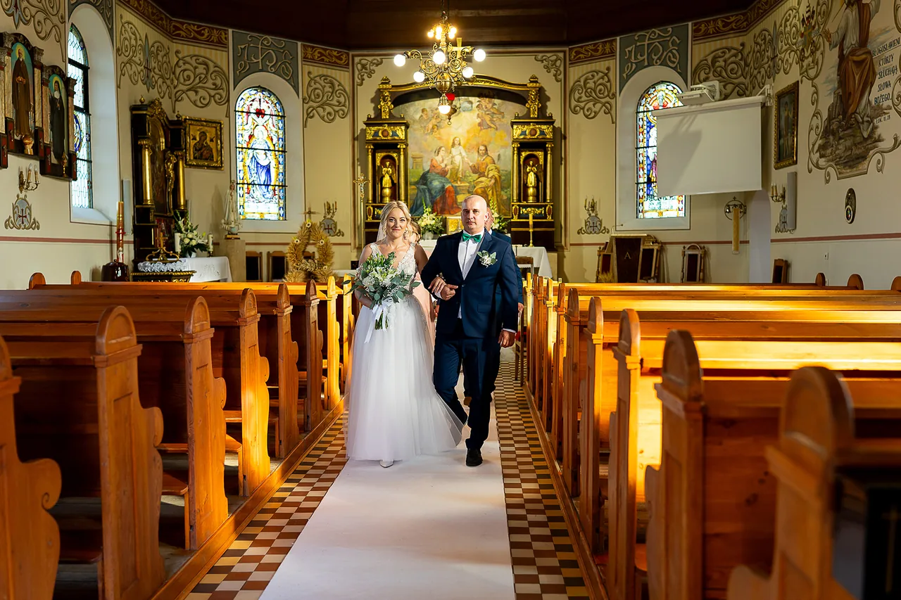 Reportaż ślubny, wybrane kadry — fotograf Tobiasz Kaczmarczyk, Żuromin, zdjęcie 13