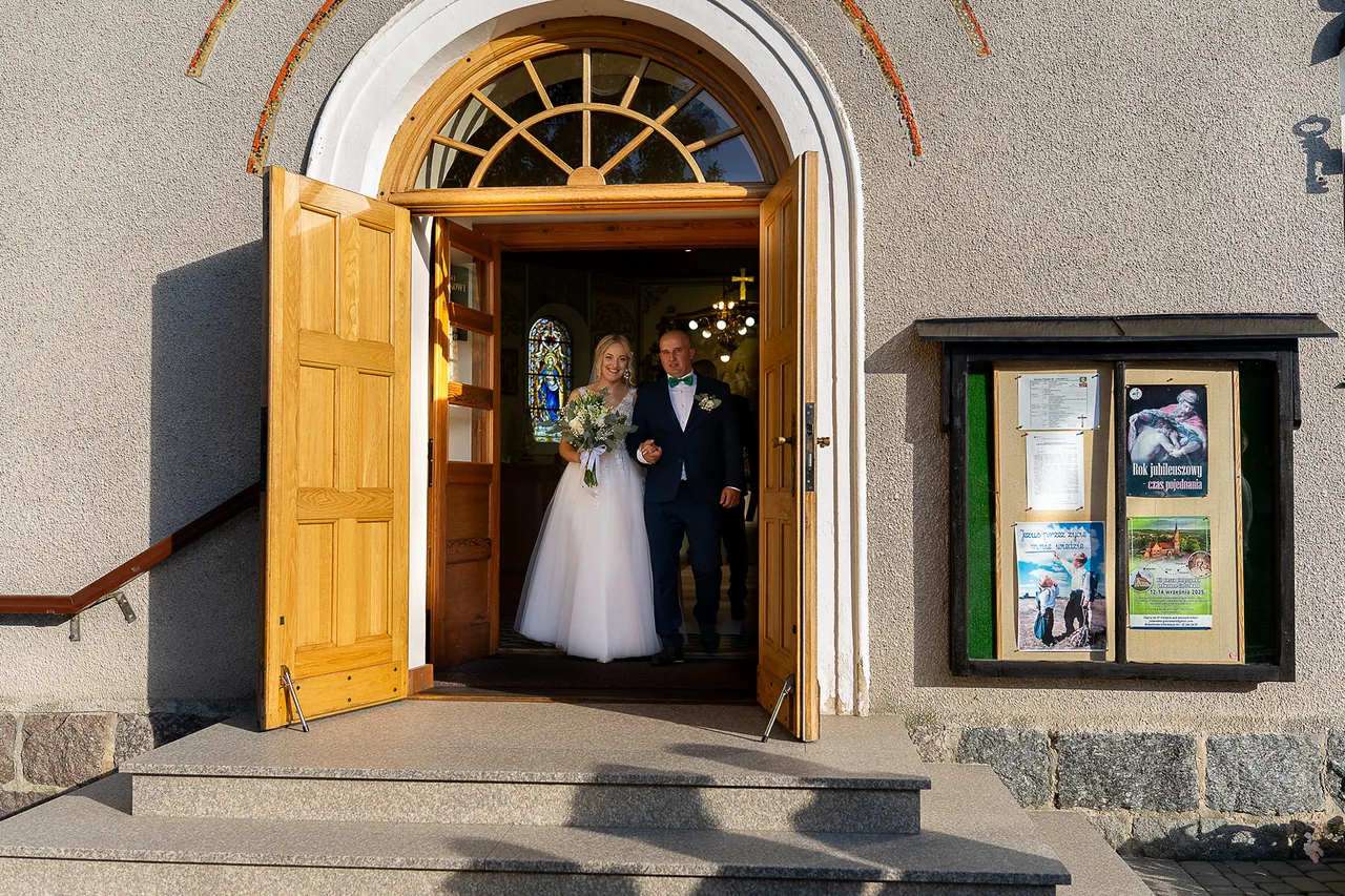 Reportaż ślubny, wybrane kadry — fotograf Tobiasz Kaczmarczyk, Żuromin, zdjęcie 14